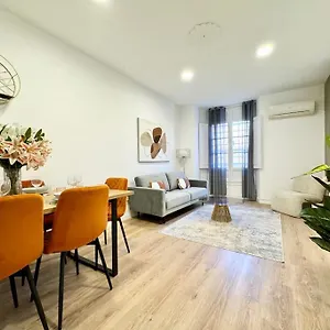 spacious-3bd-central-with-2bh-ac.1costadelsol.com/